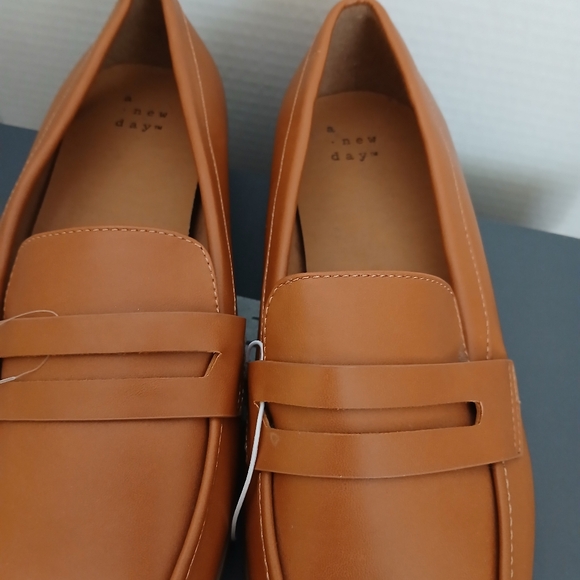 A New Day Brand New Brown Loafers Size 8W - Picture 2 of 8